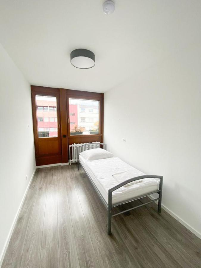 Pf Unterkunft Pforzheim Esterno foto